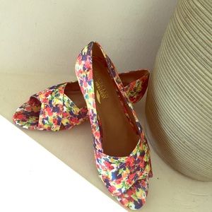 Brand New - Floral Opened Toe Shoes